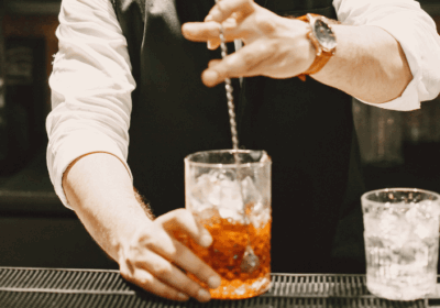 Well-located bar in Geneva to hand over