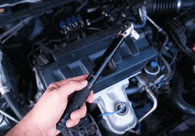 Gelegenheit für einen unabhängigen Mechaniker mit dieser kleinen Garage zum Verkauf