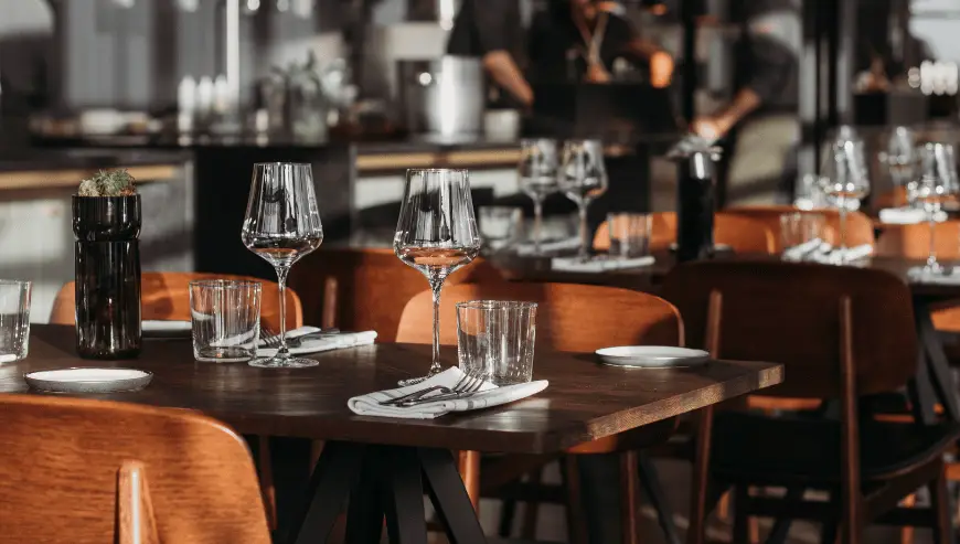 Restaurant for sale in Lausanne city center – fully equipped and with strong potential